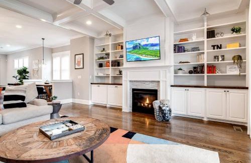 North Nashville House | Nell's Haven Two Miles To Downtown & Broadway