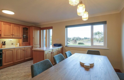 Gortahork Cottage | NELLY'S HOUSE, pet friendly in Gortahork, County Donegal