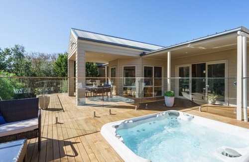 Sorrento House | NELSON BY THE SEA - Everything you hope for in a beach house