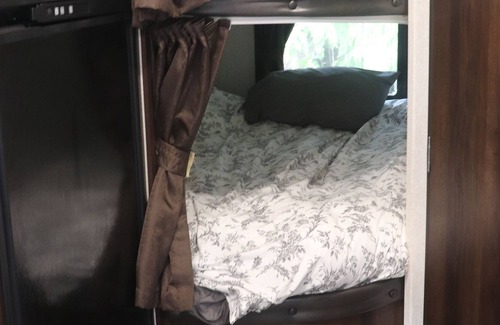 Balfour House | Nelson RV Getaway Site B