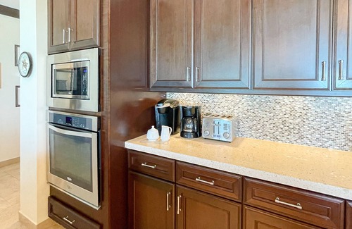 Tar Bay House | NEMO HOUSE-Luxury Beachfront on perfect Beach-Perfect for 4 couples/2 families