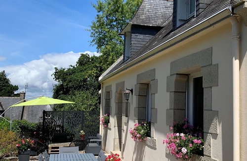 Locronan House | Neo-Breton house 200 m from the historic heart of LOCRONAN
