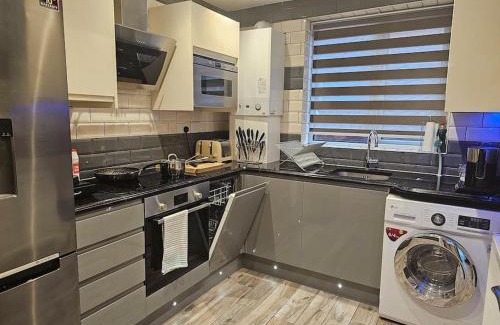 Luton Apartment | Neon Heights 2 bed Luton town centre