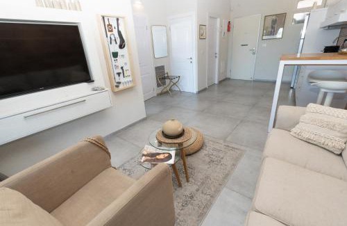 Caesarea Apartment | Neot Golf, Ziv's Place