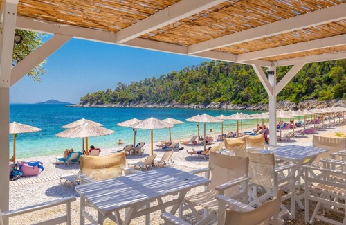 Votsi Villa | Neptune Private Pool, Walk to Beach, A/C, WiFi