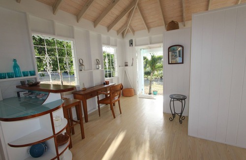 Falmouth Harbour Cottage | Neptune's Jewel - an elegant, newly-built studio cottage in quiet garden