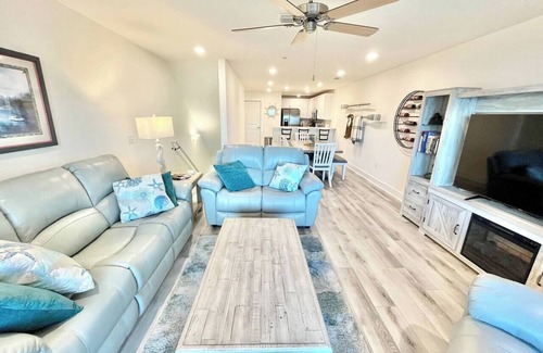 Innerarity Townhomes House | Neptune's Landing: Bay Views, Pool & 2 Kayaks