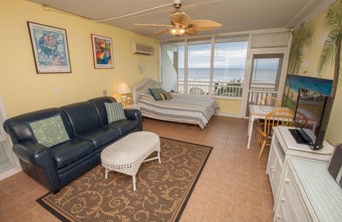 Northeast Virginia Beach Apartment | Neptune's Palace Condo