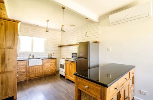 Nerrina House | NER001 · Green Acres Cabin: A Ballarat Farmland Retreat