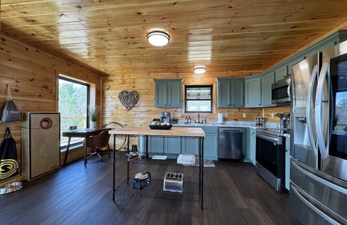 Rogers Cabin | Nerf Blasters | Game Room | Air Hockey | Hot Tub