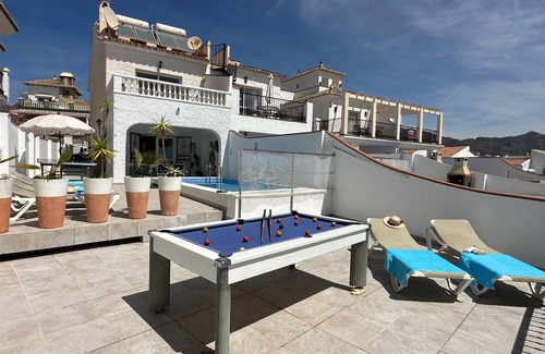 Chimenea Villa | Nerja Paradise Rentals - Villa Dos Ardillas