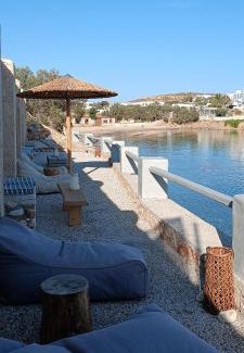 Parasporos House | Nesaea seafront house