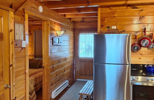 New Bedford House | Neshannock Creekside Log Cabin, Rental Headline