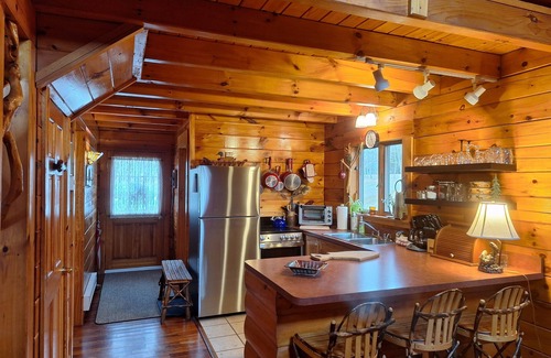 New Bedford House | Neshannock Creekside Log Cabin, Rental Headline