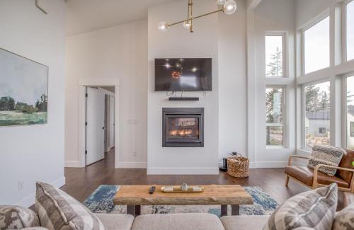 Neskowin House | Neskowin South Beach Home - Meredith Lodging