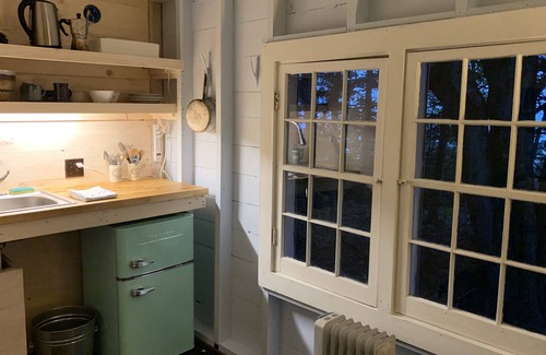 Phippsburg Apartment | Nest del Mar-Gorgeous Classic Maine Camp on the Ocean