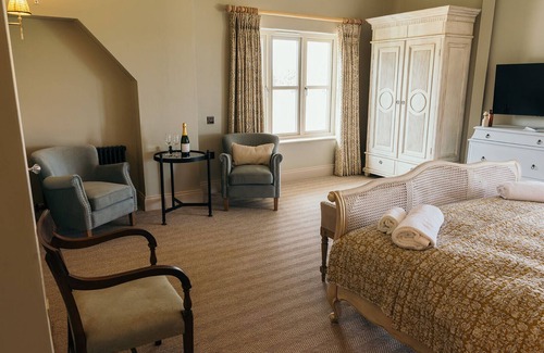 Ringstead Hotel | Nest Farmhouse