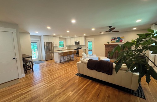 Winston - Salem House | Nest in West Salem – 2BR/2BA Where Mid-Century Charm Meets Modern Comfort in WS