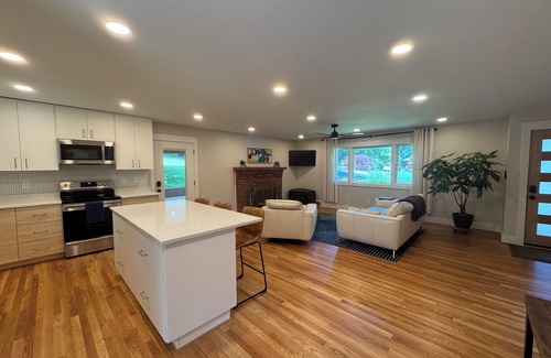 Winston - Salem House | Nest in West Salem – 2BR/2BA Where Mid-Century Charm Meets Modern Comfort in WS