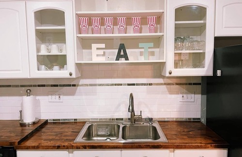 Ohio City House | NEST ON VESTRY- Huge Modern UNBEATABLE Proximity