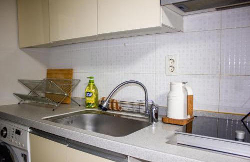 Myonmok-tong Apartment | Nesthouse one room 4 min away from metro