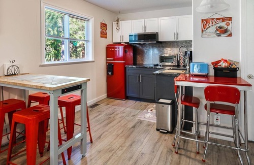 Regional District of Nanaimo House | Nesting Ravens B@B . Cozy studio on Private Acreage, safe stay!