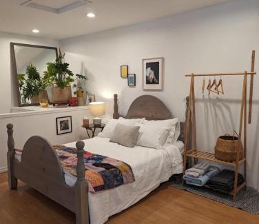 Okotoks House | Nesting Suite Okotoks