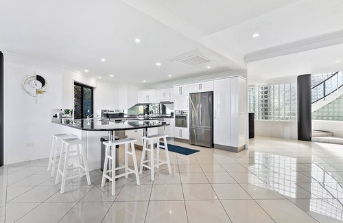 Capricorn Coast House | Nestled amidst the clouds, with Rockhampton Views