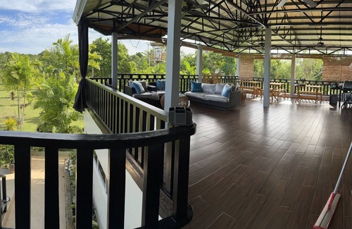 Danao Villa | Nestled in a clean and quiet location in Panglao. 5 min away from airport.