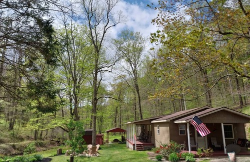 Laurelville House | Nestled in the heart of the Hocking Hills. Hummingbird Holler