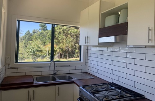Fernbrook Cottage | Nestled in the heart of Nature, Coachwood Cottage is Cozy and Peaceful.