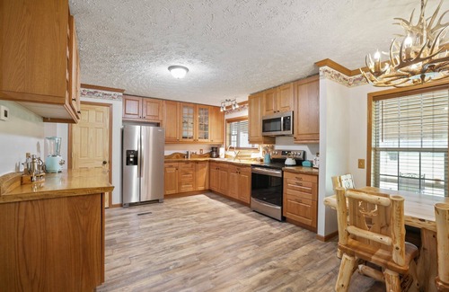 Carbon Hill House | Nestled In The Heart Of Nature!