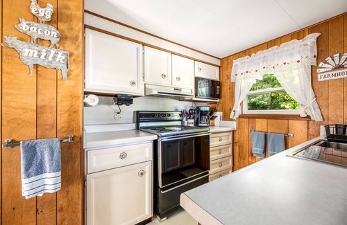 Williamsburg House | Nestled in the Maples