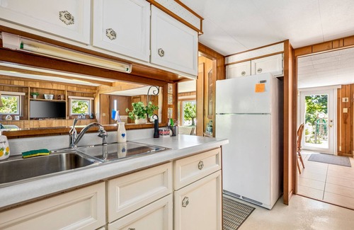 Williamsburg House | Nestled in the Maples