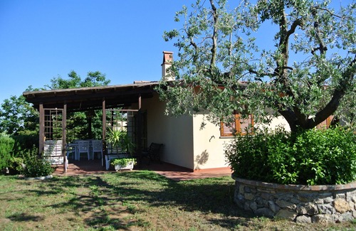 Donoratico House | Nestled in the plains of Castagneto Carducci