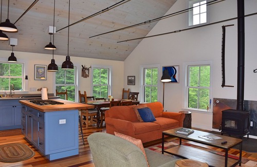 Huntington House | Nestled in the woods at the base of the Hump and along the Catamount Trail