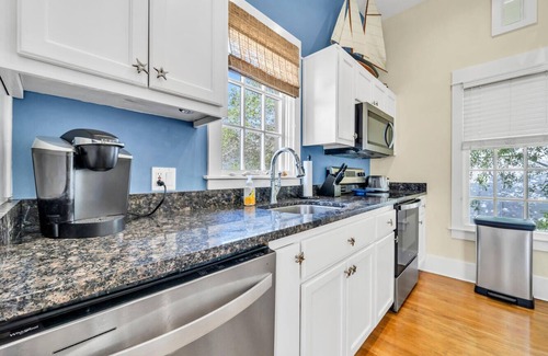 Sunnyside House | Nestled Inn is your home away from home just steps away from the beach!