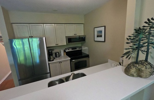 Collingwood Condo | Nestled Inn - Your home away from home in Lighthouse Point
