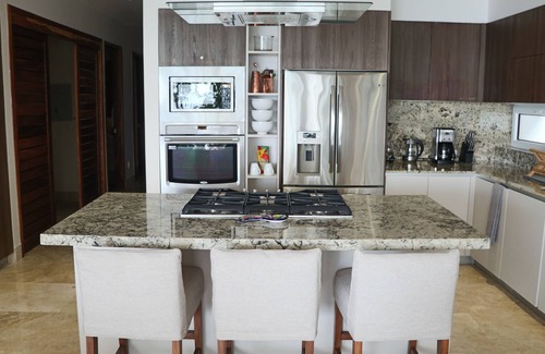 Conchas Chinas Apartment | Nestled on the Edge of the Bay