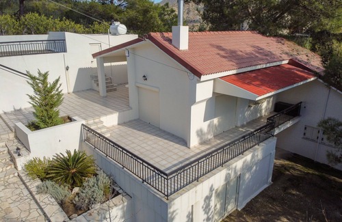 Moniatis Villa | Nestor Hillside Moniatis House