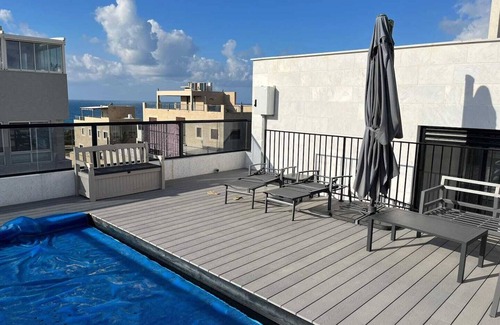 Netanya Apartment | Netanya View – Only 2 Minutes' Walk to the Cliff Promenade!