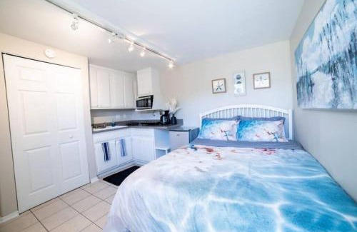 Ventura Apartment | Netflix, Bikes, Stocked Kitchenette, Beach Gear