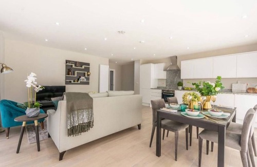 Lewisham Apartment | * NETFLIX* Chic & Modern 3 Double Bedrooms near Ldn Bridge Stn - have parking