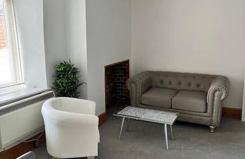 Godalming Apartment | Netflix Chill Apartment