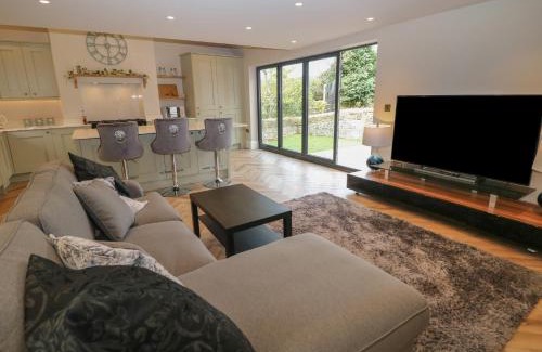 Buxton House | Netherdale House