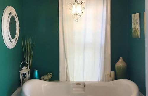 Fontana Bed & Breakfast | Netherfield Natural Farm