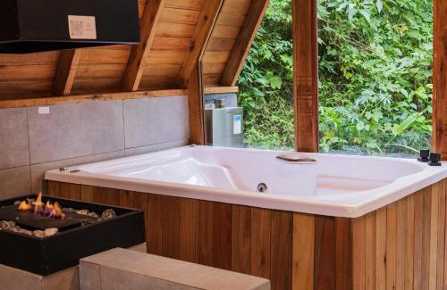 Itapecerica da Serra Cabin | Netinhos Sítio - Espaços românticos na natureza NÃO REALIZAMOS CHECK-IN OU CHECK-OUT AOS DOMINGOS FINAIS DE SEMANA MINIMO 2 DIARIAS
