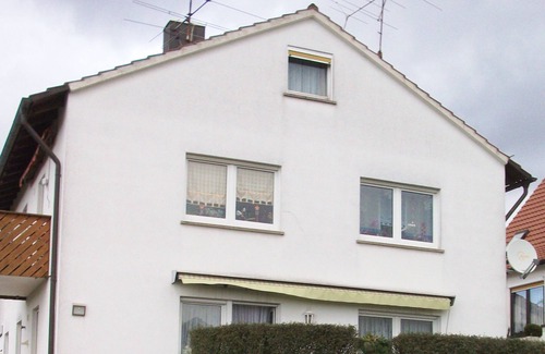 Dittelbrunn Apartment | Neu eingerichtete Ferienwohnung mit Balkon