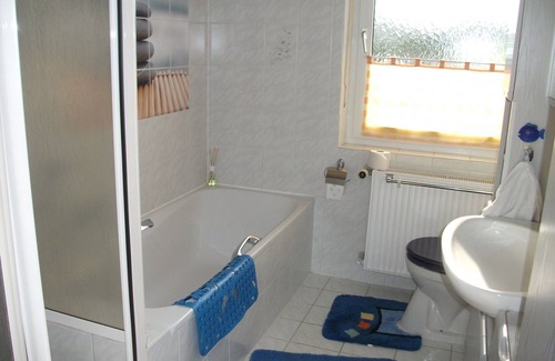 Dittelbrunn Apartment | Neu eingerichtete Ferienwohnung mit Balkon