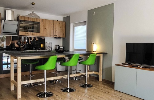 Suedwest House | Neu Gebautes Ferienhaus mit Terrasse - Nähe Auwald und Cospudener See